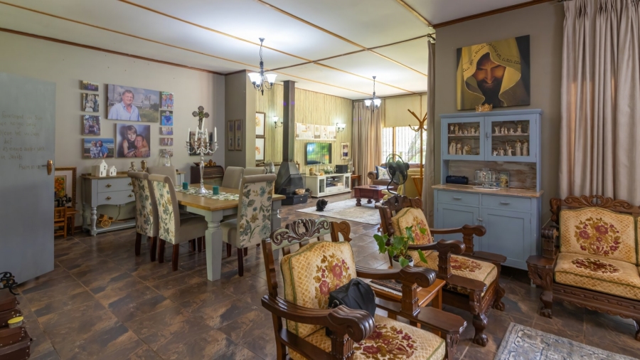 4 Bedroom Property for Sale in Wilgenhof Free State